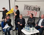Mehr als 100 G&auml;ste besuchten die Hochschule Nordhausen, um gemeinsam mit Zeitzeugen an die friedliche Revolution und Grenz&ouml;ffnung vor 35 Jahren zu erinnern und die Bedeutung demokratischer Werte f&uuml;r die heutige Gesellschaft zu diskutieren (Foto: HSN)