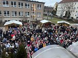 Weihnachtsmarkt und Spendenübergabe an der Heinz Sielmann Grundschule (Foto: HSG) Weihnachtsmarkt und Spendenübergabe an der Heinz Sielmann Grundschule (Foto: HSG)