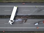 Sattelschlepper auf der A38 umgekippt (Foto: S.Dietzel)