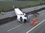 Sattelschlepper auf der A38 umgekippt (Foto: S.Dietzel)