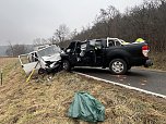 Unfall mit Schwerverletzten aud der L2290 von Seega in Fahrtrichtung G&ouml;llingen (Foto: S. Dietzel)