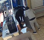 &Ouml;ffentlichkeitsfahndung nach Tankstelleneinbruch in Niedergebra (Foto: LPI)