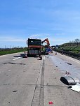 Ein Lkw kollidierte auf der A38 mit einem Schilderwagen (Foto: Silvio Dietzel/Feuerwehr Großwechsungen) Ein Lkw kollidierte auf der A38 mit einem Schilderwagen (Foto: Silvio Dietzel/Feuerwehr Großwechsungen)