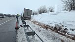 Der Lkw rutschte in den Graben. (Foto: Silvio Dietzel)