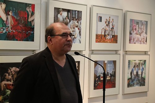 Olaf Mertens sieht in der Dreifach-Schau keine Ausstellung sondern ein Projekt (Foto: agl)