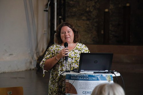 Dr. Miriam Weiss von der Universität Saarbrücken erläuterte den Crowdsourcing Ansatz des Projektes (Foto: agl)
