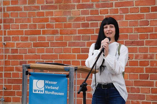Jessica Müller gab einen kurzen Ausflug in die Kultur- und Kunstgeschichte der Wasserversorgung (Foto: agl)