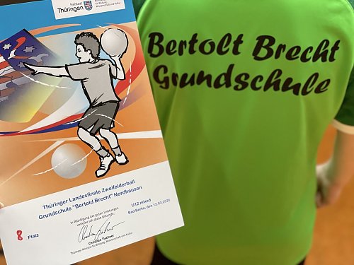 Urkunde und Trikot. (Foto: Katja Vopel)