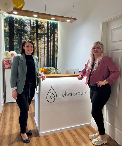 Viktoria Kilimann und Christin Fiedler er&ouml;ffnen heute ihre Ergotherapiepraxis. (Foto: privat)