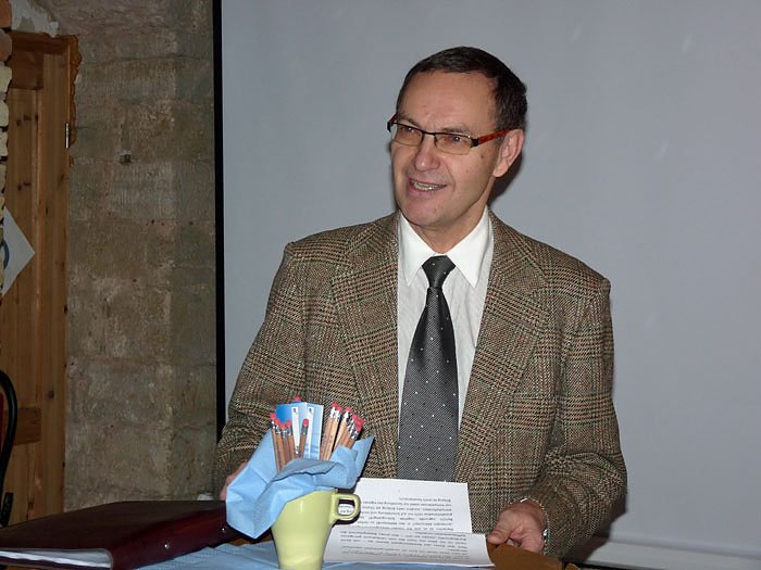 Bildungsbericht &uuml;bergeben. (Foto: Karl-Heinz Herrmann)