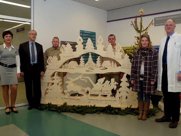 Schwibbogen &uuml;berbracht (Foto: SHK)