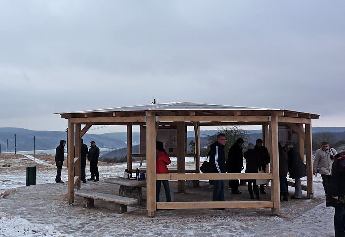 Infopunkt übergeben (Foto: Karl-Heinz Herrmann) Infopunkt übergeben (Foto: Karl-Heinz Herrmann)