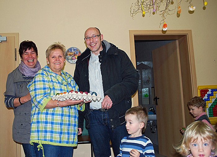 Freude bei Kindern und Senioren (Foto: CDU Greu&szlig;en)