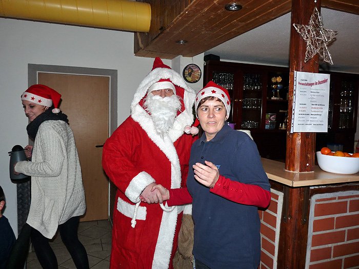 &Uuml;berraschungen vom Weihnachtsmann (Foto: Karl-Heinz Herrmann)