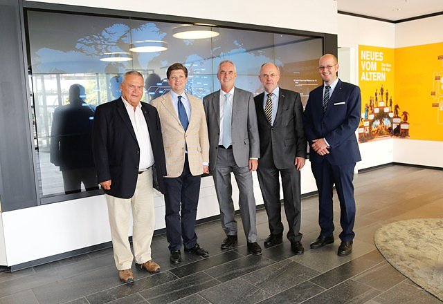 Staatsminister bei Ottobock (Foto: Anke Behrens) Staatsminister bei Ottobock (Foto: Anke Behrens)