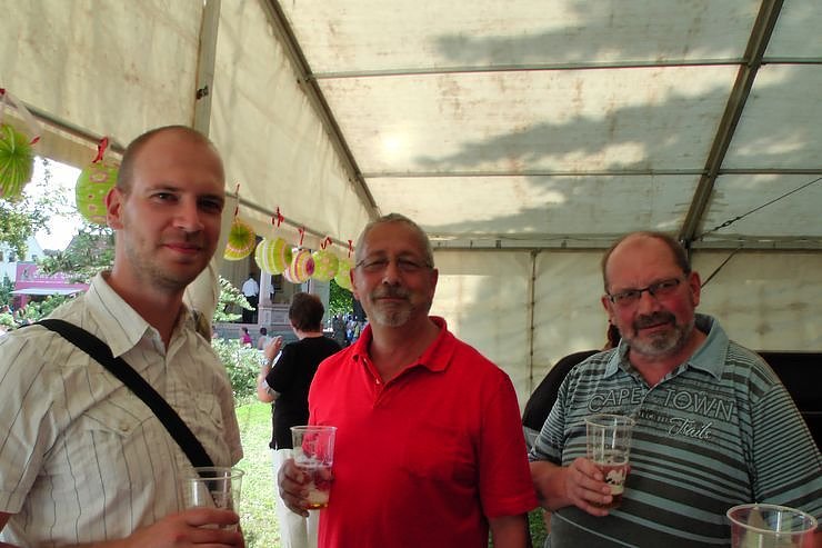 Flucht in den Schatten, (Foto: Karl-Heinz Herrmann)
