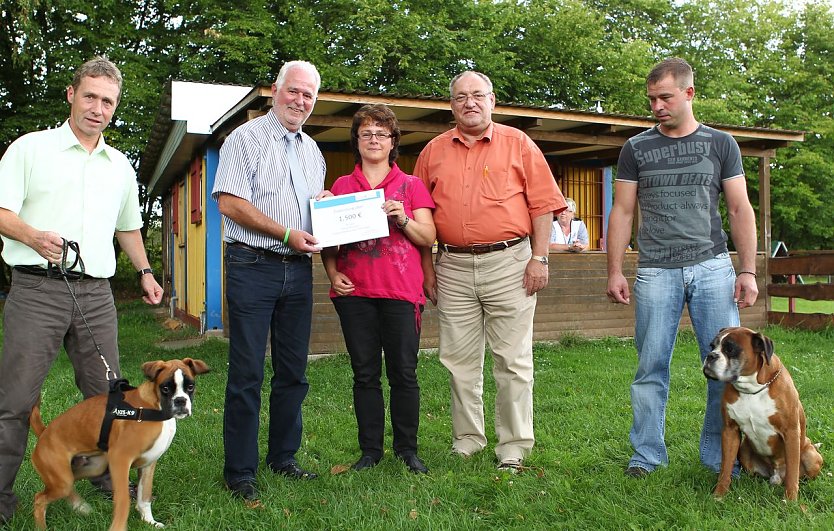 Bescheid &uuml;bergeben (Foto: nnz)