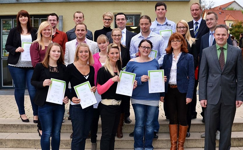 Stipendiaten, Präsident und Förderer (Foto: T. Schneppe) Stipendiaten, Präsident und Förderer (Foto: T. Schneppe)