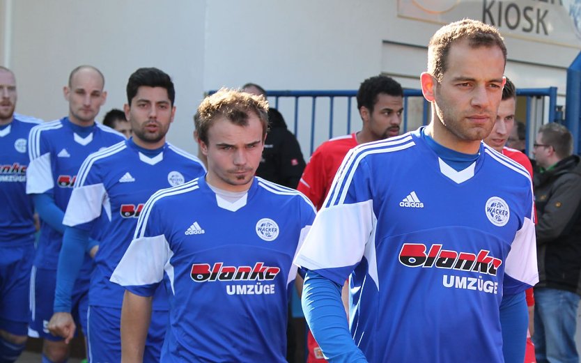 Die Mannschaft mit dem neuen Trikotsponsor (Foto: Bernd Peter)