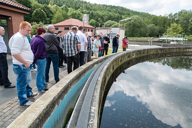 F&uuml;hrung Kl&auml;ranlage (Foto: EW)