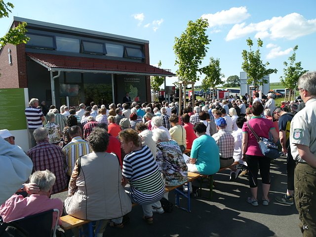 Besucher bei der Eröffnung (Foto: Ilka Kühn) Besucher bei der Eröffnung (Foto: Ilka Kühn)