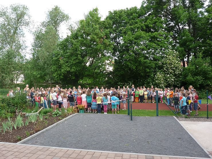 Schulgarten eingeweiht (Foto: Karl-Heinz Herrmann)