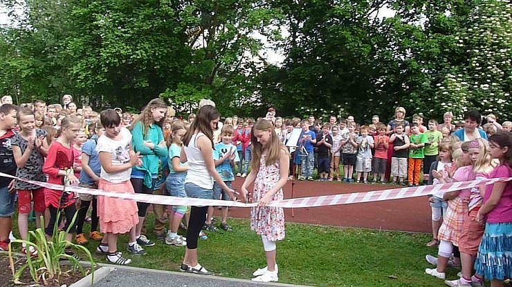 Schulgarten eingeweiht (Foto: Karl-Heinz Herrmann)