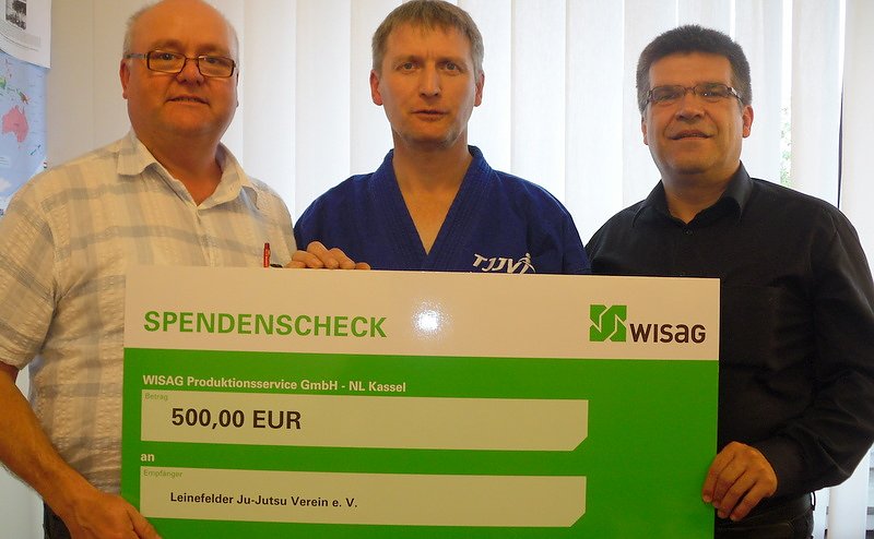 Scheck f&uuml;r Ju-Jutsu (Foto: Gerald Eckert)