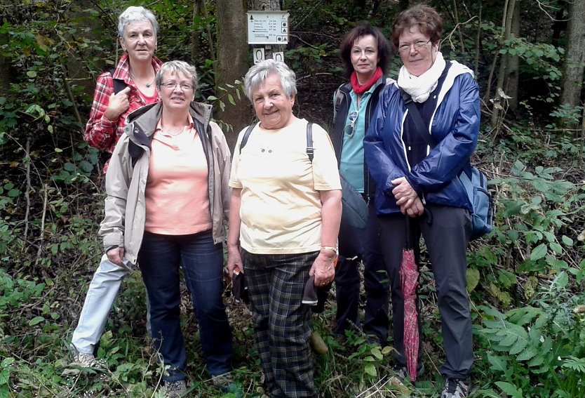 Mitglieder der Wandergruppe (Foto: Bodo Schwarzberg) Mitglieder der Wandergruppe (Foto: Bodo Schwarzberg)