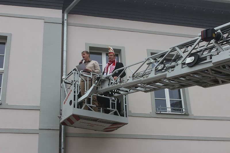 Rathaus wieder in Narrenhand (Foto: Karl-Heinz Herrmann)