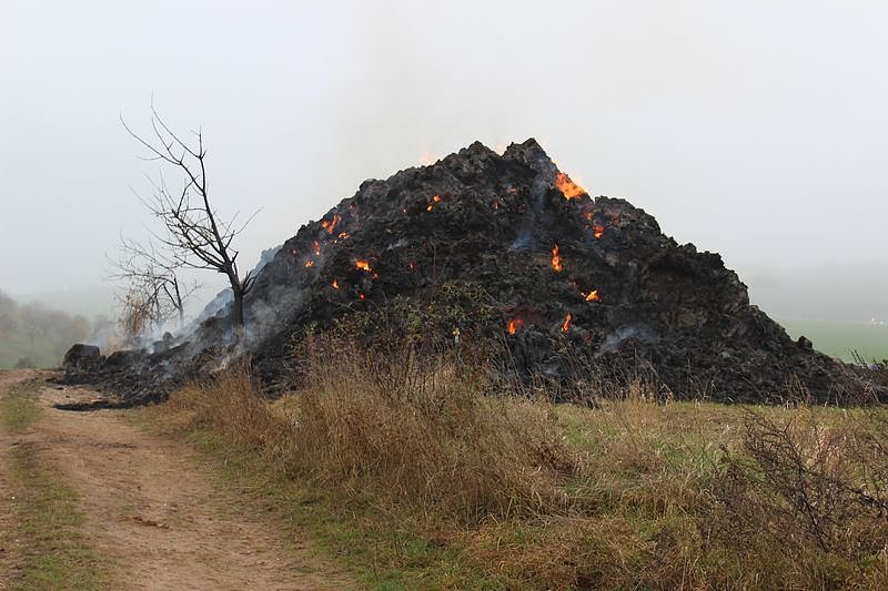 Weiteres zum Brand bei Bendeleben (Foto: Karl-Heinz Herrmann)