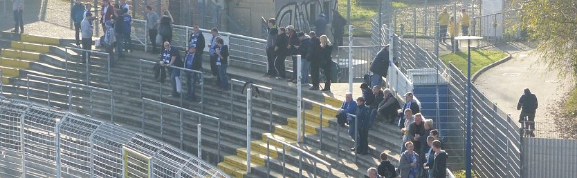 Die ersten Wacker-Fans aus Nordhausen sind bereits im Stadion (Foto: nnz)