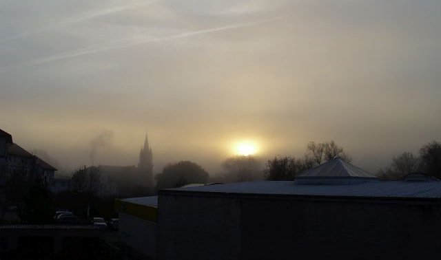 Sonnenaufgang im Nebel (Foto: Thomas Leipold)