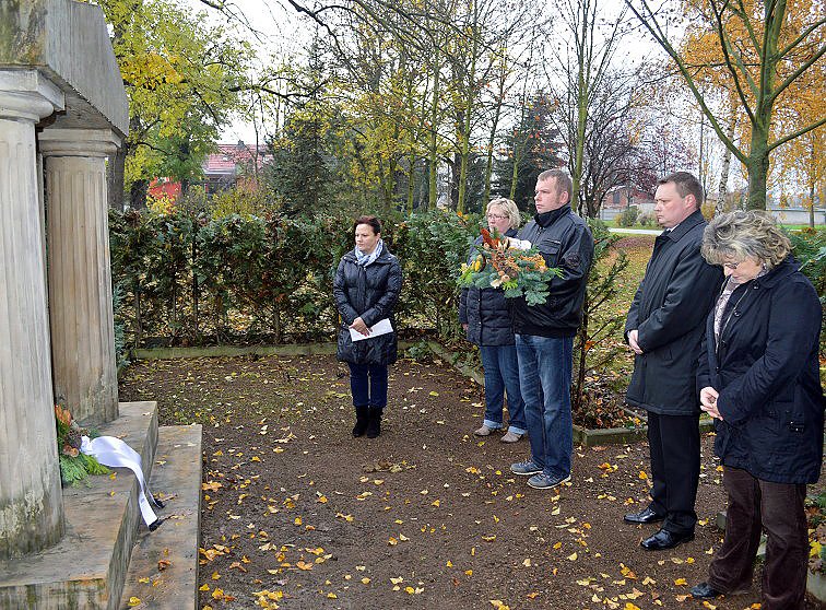 Volkstrauertag in Esperstedt (Foto: Jürgen Schweser)