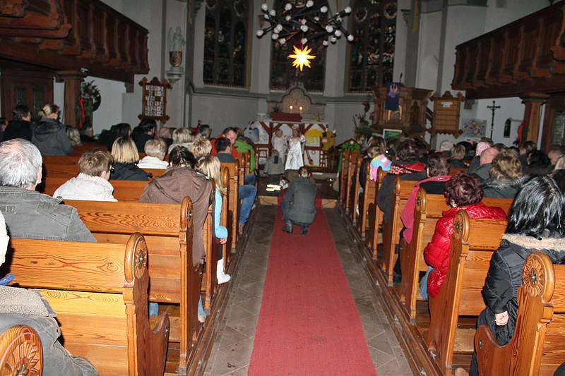 Krippenspiel und Weihnachtsmarkt (Foto: Karl-Heinz Herrmann) Krippenspiel und Weihnachtsmarkt (Foto: Karl-Heinz Herrmann)