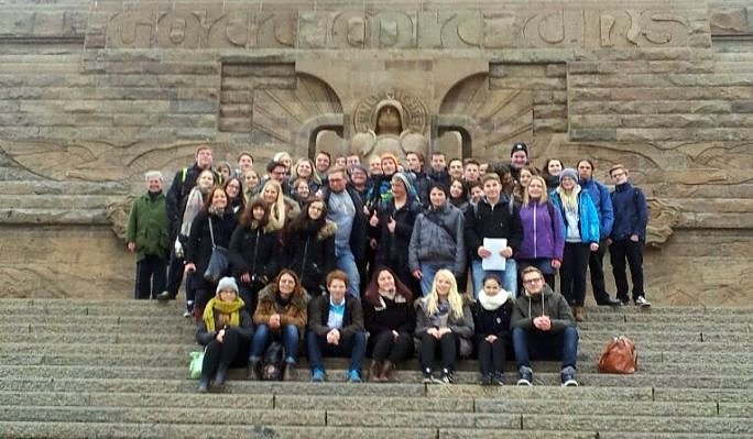 Am Völkerschlachtdenkmal (Foto: privat) Am Völkerschlachtdenkmal (Foto: privat)