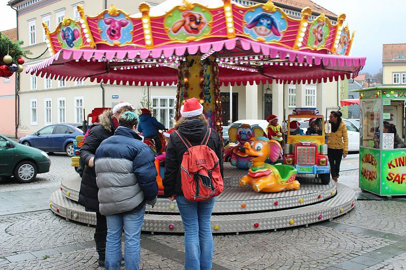 Weihnachtsmarkt eröffnet (Foto: Karl-Heinz Herrmann) Weihnachtsmarkt eröffnet (Foto: Karl-Heinz Herrmann)