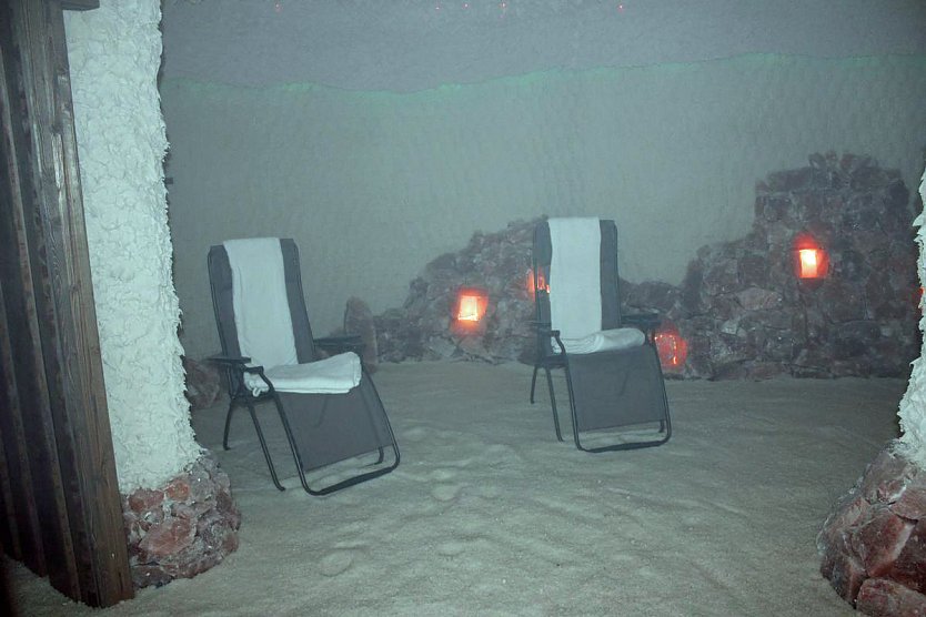 Die besondere Totes-Meer-Salzgrotte (Foto: Karl-Heinz Herrmann)