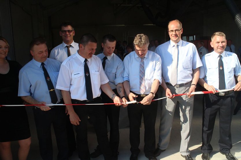Ein sch&ouml;ner Tag, nicht nur f&uuml;r Sundhausen - zur Er&ouml;ffnung war auch die Politik erschienen (Foto: Angelo Glashagel)