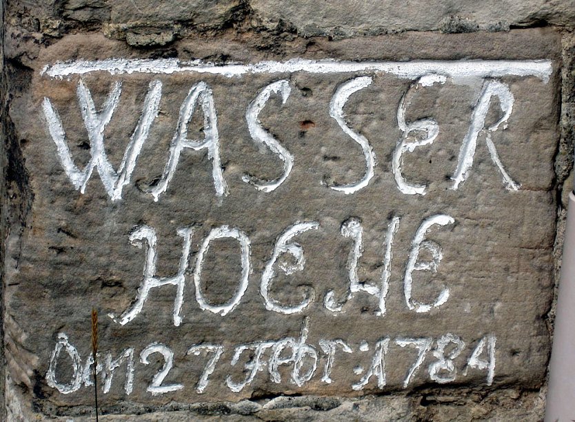 Hochwassermarken gesucht (Foto: Andras Schm&ouml;lling)