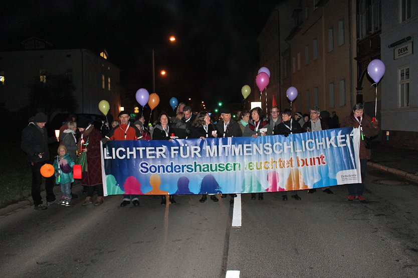 Sondershausen SINGT und leuchtet bunt (Foto: Karl-Heinz Herrmann) Sondershausen SINGT und leuchtet bunt (Foto: Karl-Heinz Herrmann)