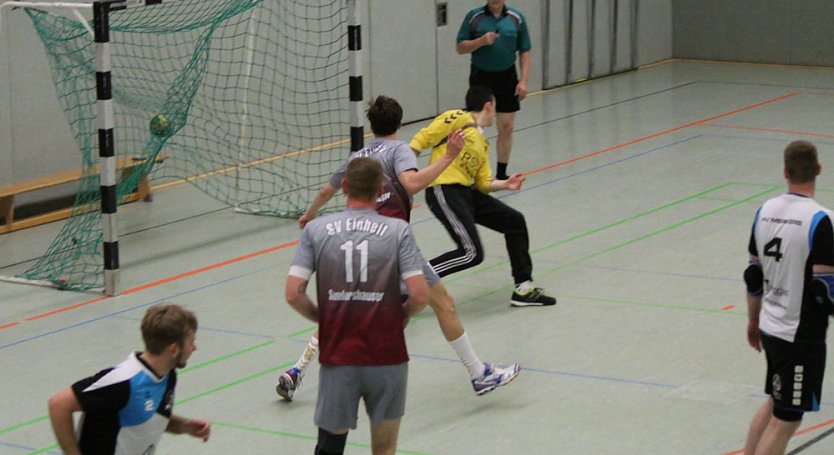 Ärgerlicher Punktverlust (Foto: Karl-Heinz Herrmann) Ärgerlicher Punktverlust (Foto: Karl-Heinz Herrmann)