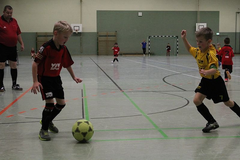 Hallenkreismeisterschaften im Fu&szlig;ball (Foto: Karl-Heinz Herrmann)