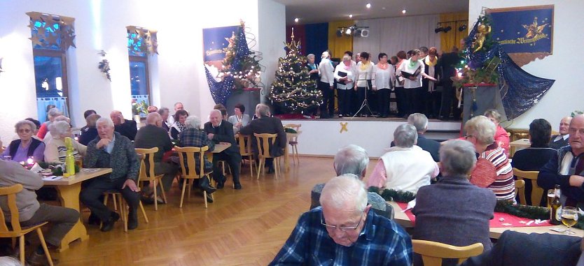 Weihnachtsfeier in der "Friedenseiche" (Foto: Kurt Frank)