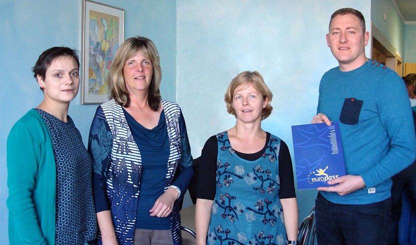 .l. ESN-Mitarbeiterin Reich, Lehrerinnen am SBZ Langula und Gassauer, ESN-Mitarbeiter Sievers (Foto: Europa Service Nordth&uuml;ringen)