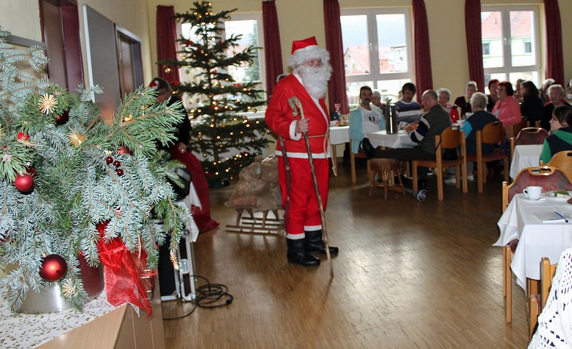Stimmungsvoll Weihnacht gefeiert (Foto: Karl-Heinz Herrmann)