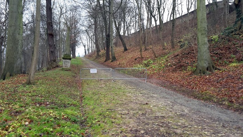 Wege im Schlosspark bleiben gesperrt (Foto: Karl-Heinz Herrmann)