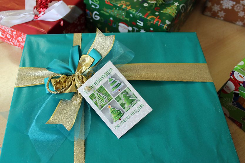 Weihnachtspäckchen an Asylbewerber (Foto: Karl-Heinz Herrmann) Weihnachtspäckchen an Asylbewerber (Foto: Karl-Heinz Herrmann)