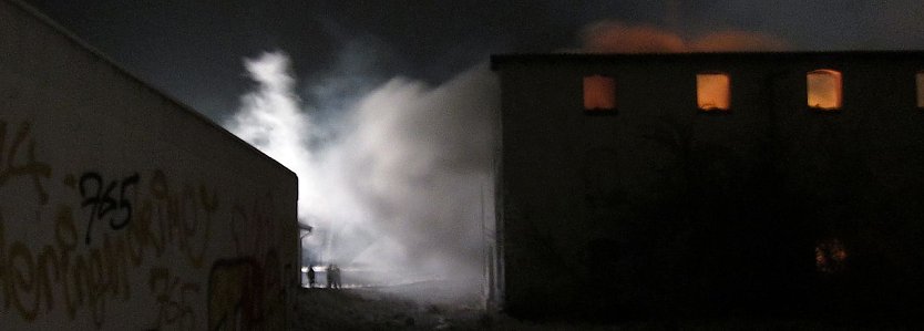 Industrieruine brannte lichterloh (Foto: privat)