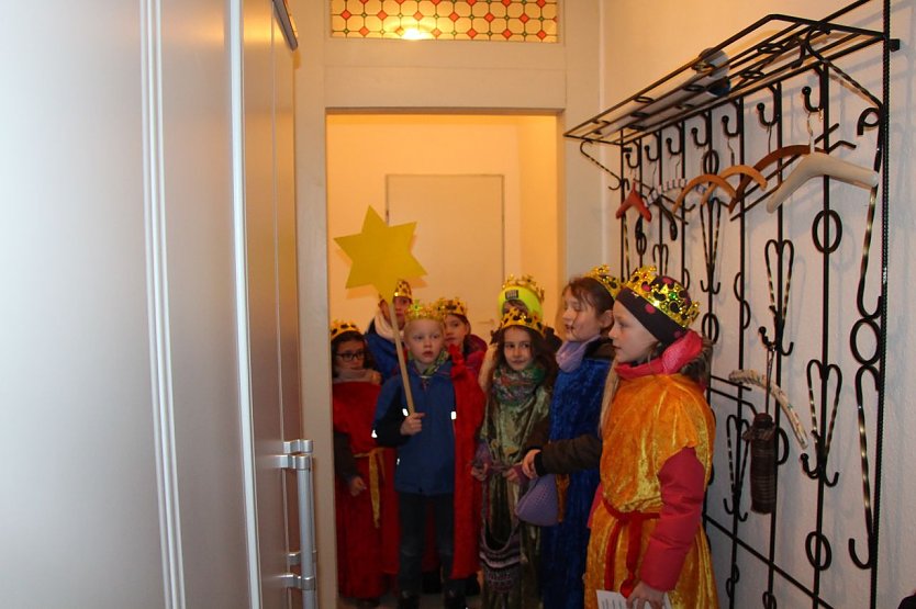 Die Sternsinger machten heute auch beim Kreisverband der Nordhäuser CDU halt (Foto: Anja Sturm) Die Sternsinger machten heute auch beim Kreisverband der Nordhäuser CDU halt (Foto: Anja Sturm)